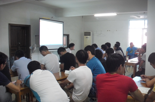 BAILIAN Compressor tem atividades de aprendizado te&oacute;rico de tecnologia de compressor de funcion&aacute;rios 3