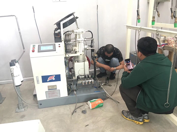 Atendimento e treinamento no local do cliente (2)